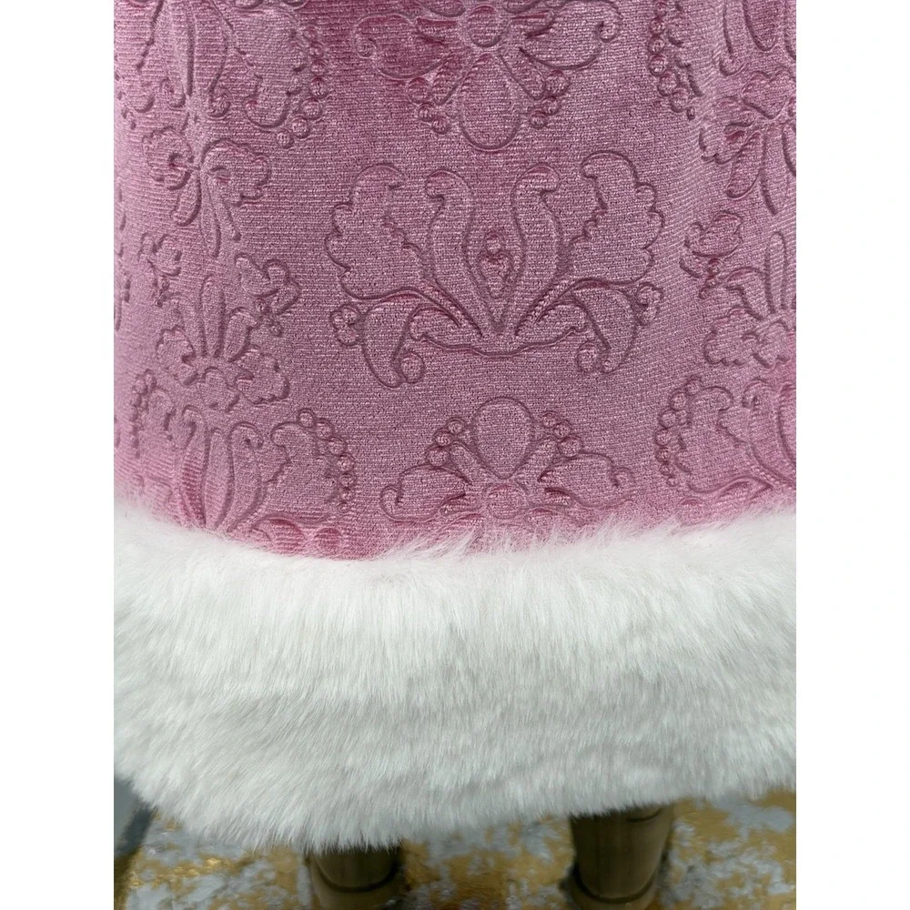 Pink‎ Santa Lynn Haney One Hundred 80 Degrees 22